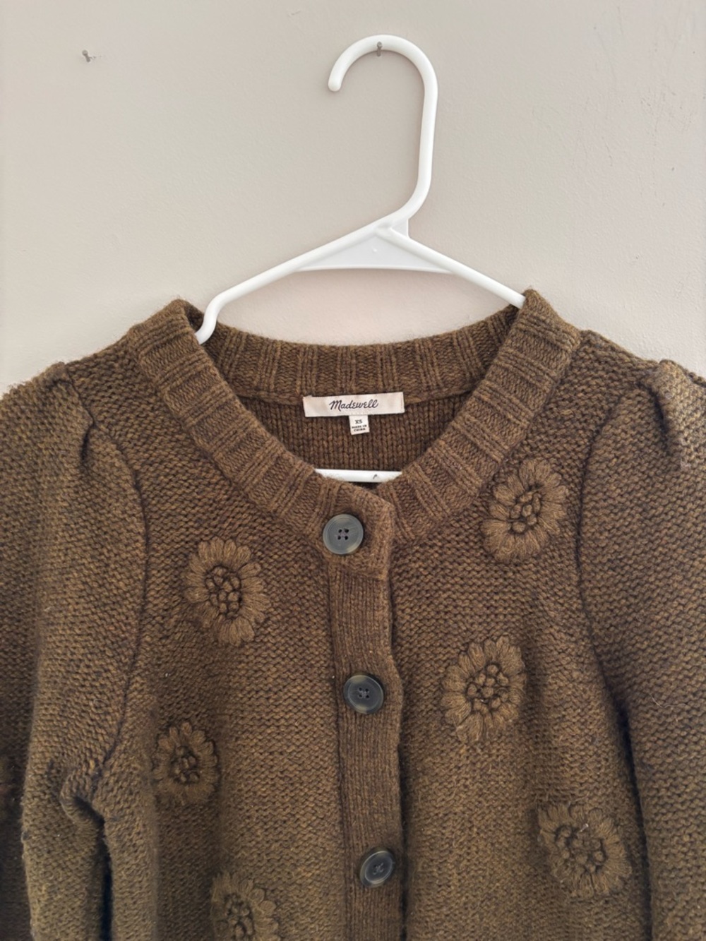 Madewell | Embroidered Edencroft Pleat-Sleeve Cardigan Sweater in Green - Picture 5 of 9